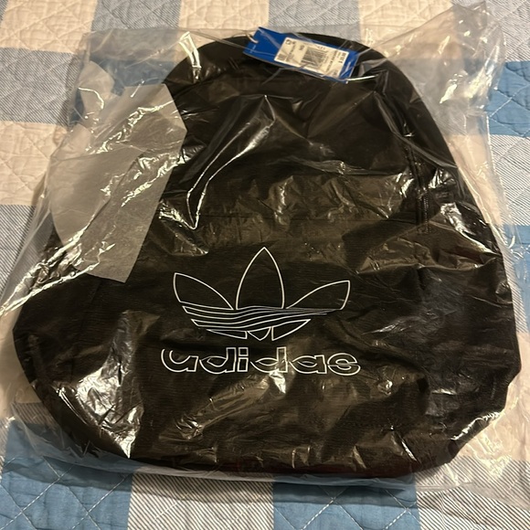 NWT adidas Adicolor Backpack - Picture 9 of 11